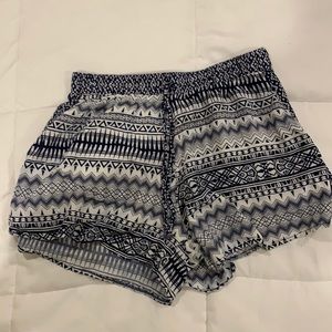 Printed flowy shorts